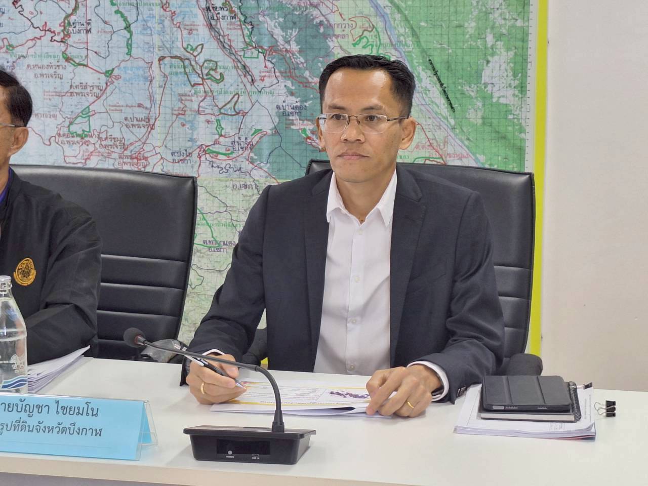 title - ผู้ตรวจราชการ ส.ป.ก. ประชุมตรวจราชการและติดตามความก้าวหน้าผลการดำเนินงานตามแผนการตรวจราชการของผู้ตรวจราชการสำนักงานการปฏิรูปที่ดินเพื่อเกษตรกรรม ประจำปีงบประมาณ พ.ศ. 2569 รอบที่ 1 เขตตรวจราชการที่ 10 จังหวัดบึงกาฬ